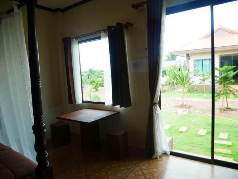 Tinna Resort Ban Nong Mai Ngam Exterior foto